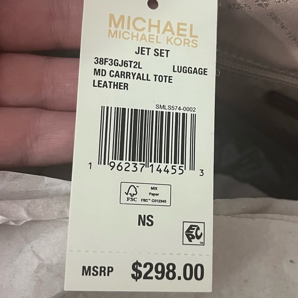 MICHAEL KORS Jet Set Medium Carryall Tote - Picture 8 of 8